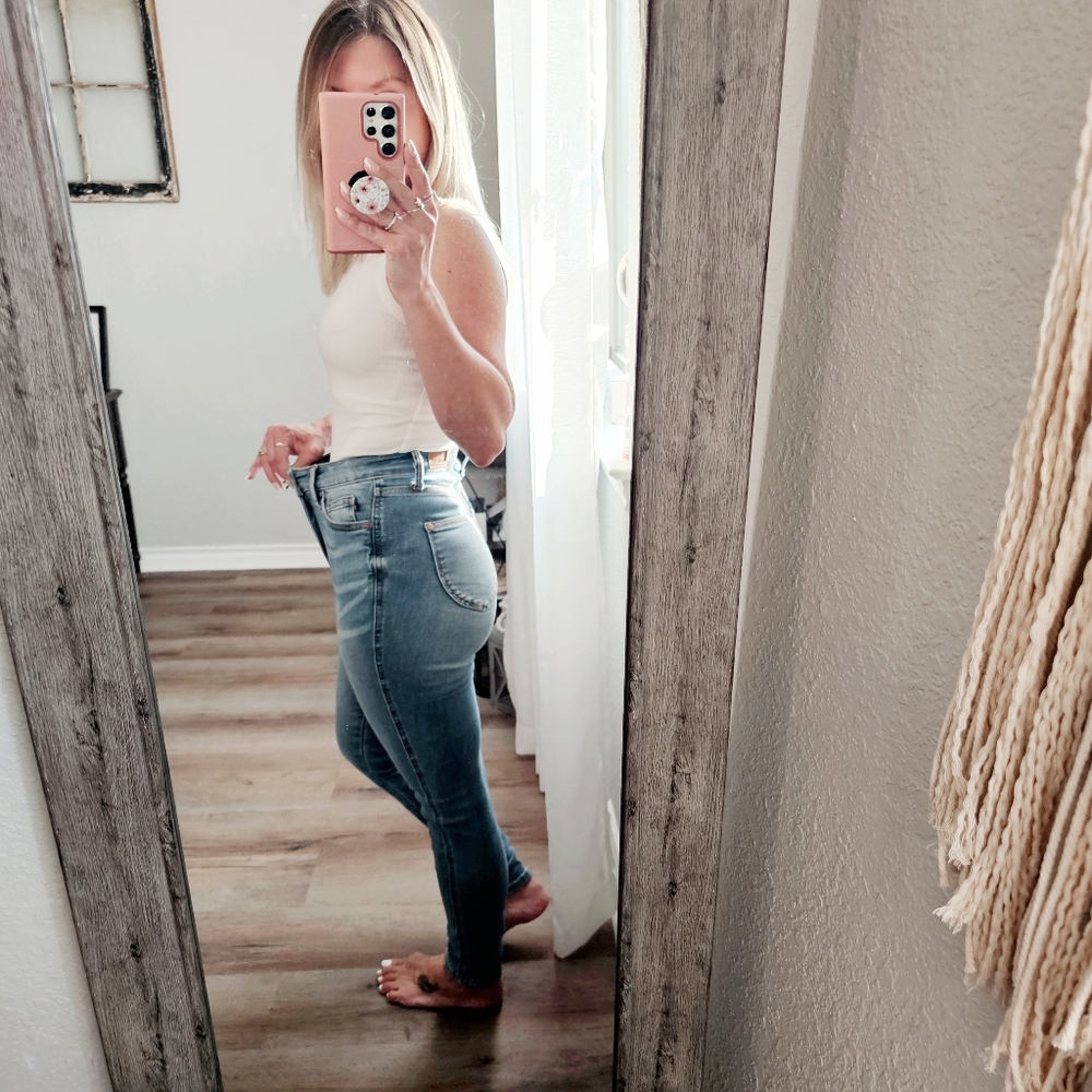 Still available, contact me - Judy Blue Light Wash Skinnies - Picture 10 of 14